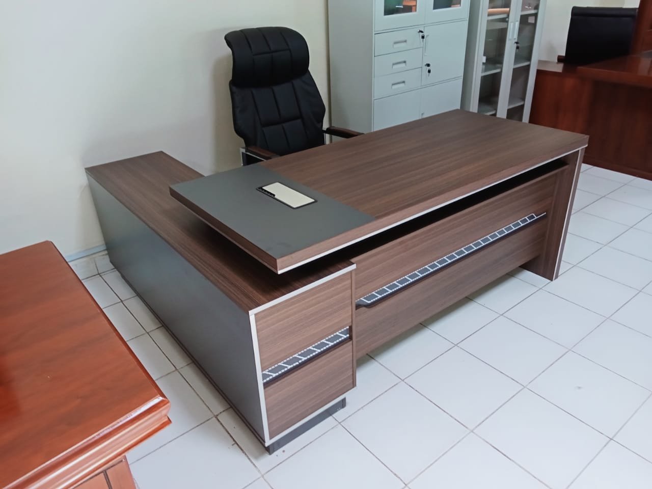 1.8m Modern Executive office Desk - Image 4