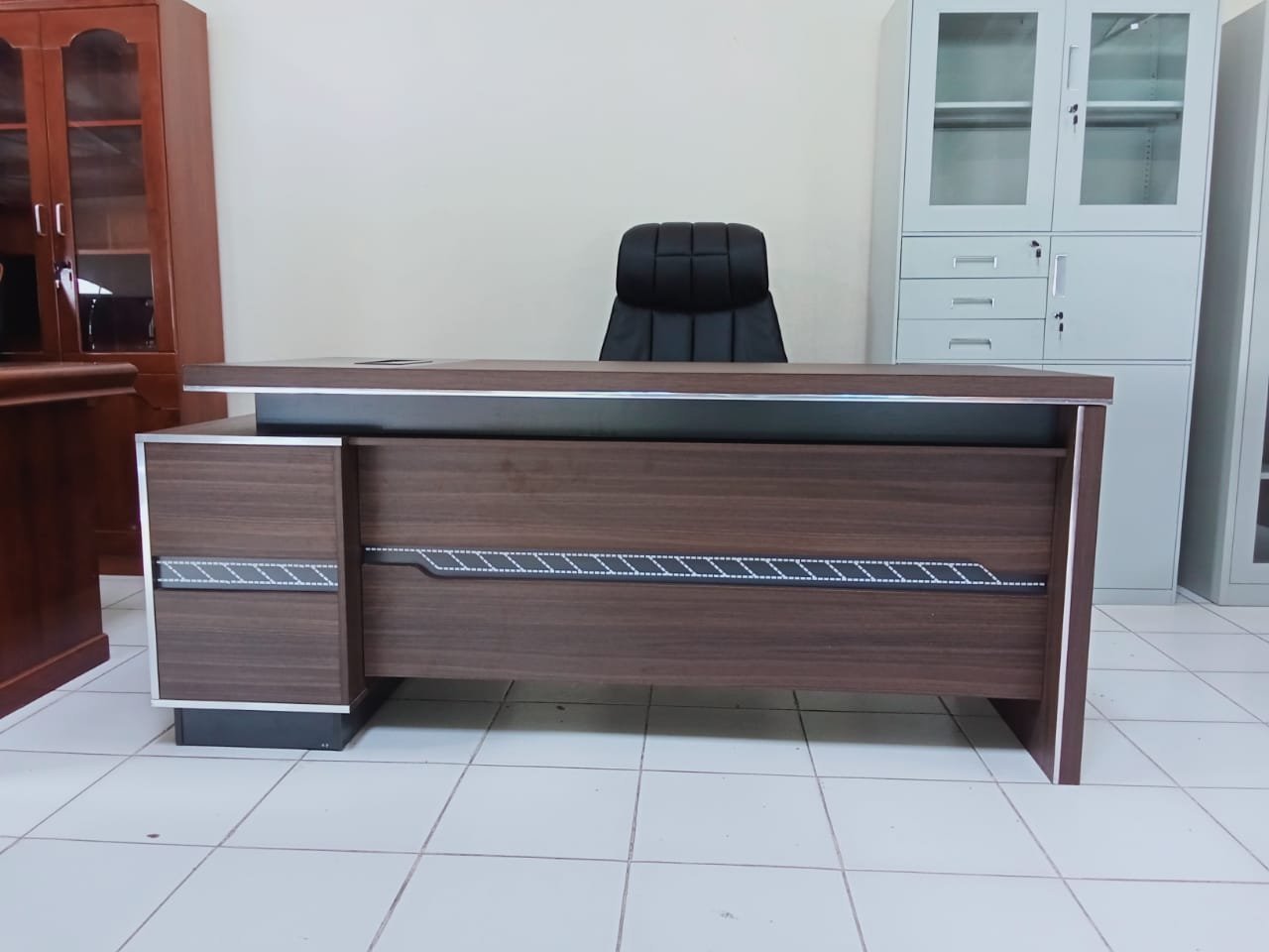 1.8m Modern Executive office Desk - Image 2